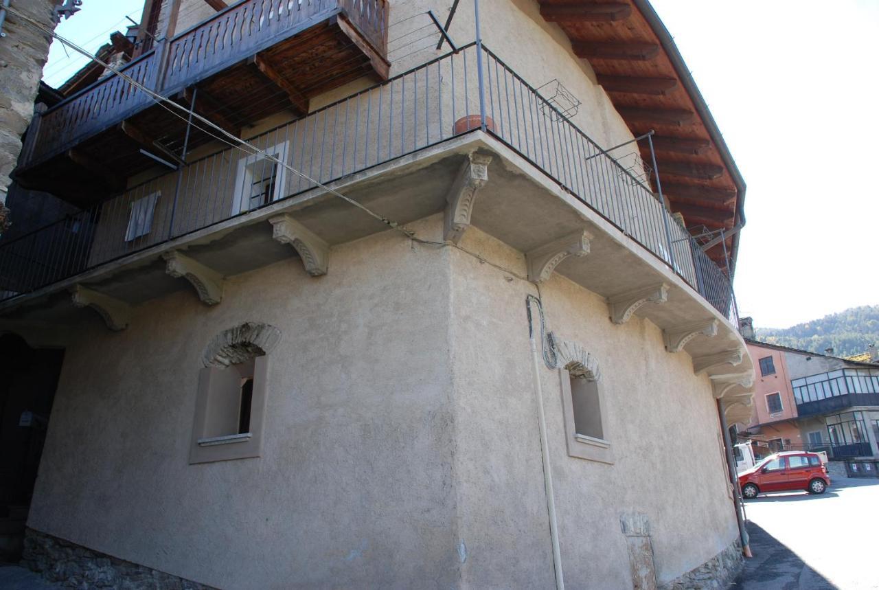 Maison Grivon Appartamento Monte Emilius 奥斯塔 外观 照片